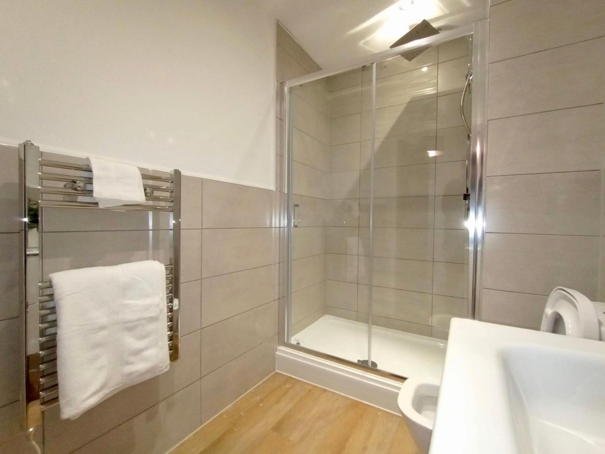 Appartement Luxury 2 Bed 2 Bath Flat Near Old Trafford à Manchester Extérieur photo