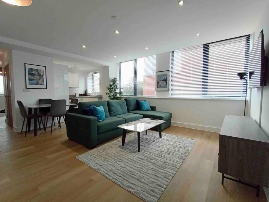 Appartement Luxury 2 Bed 2 Bath Flat Near Old Trafford à Manchester Extérieur photo